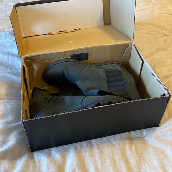 Sorel Shoes - Sorel Joan Of The Arctic black wedge boot size 9